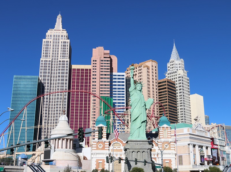 Las Vegas, plantée au milieu du désert, est un mirage devenu réalité - DR : J.-F.R.