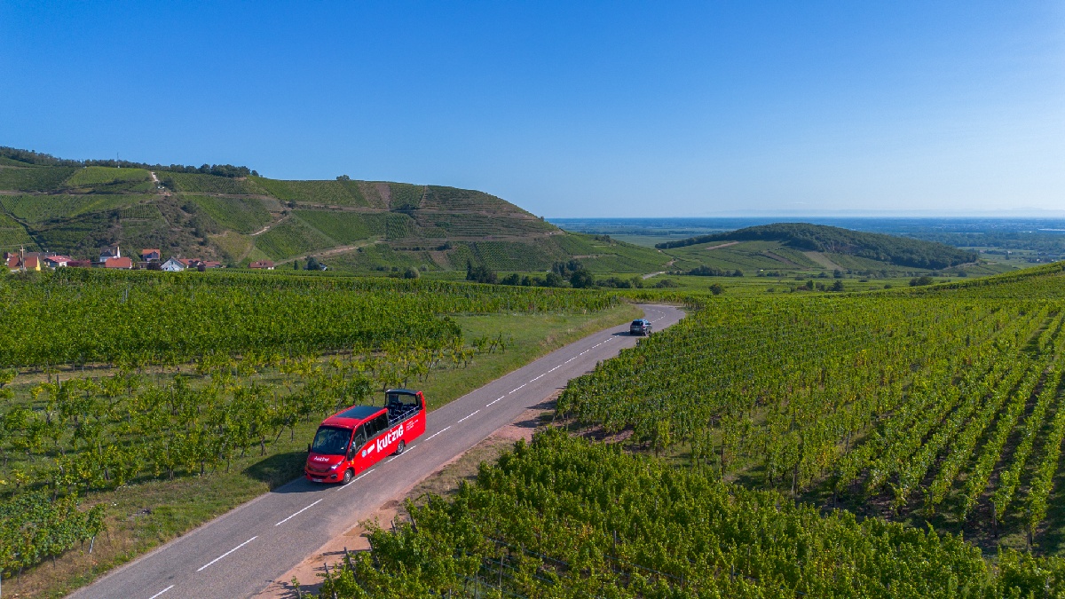 Le Kut'zig, un autocar cabriolet exploité par Lisela - Photo Lisela