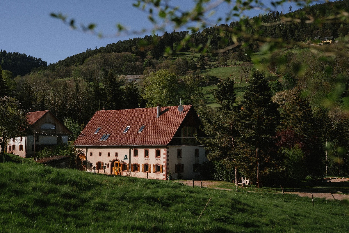 Le gîte Le Bois Dormant d'une capacité de 15 personnes - photo Lisela
