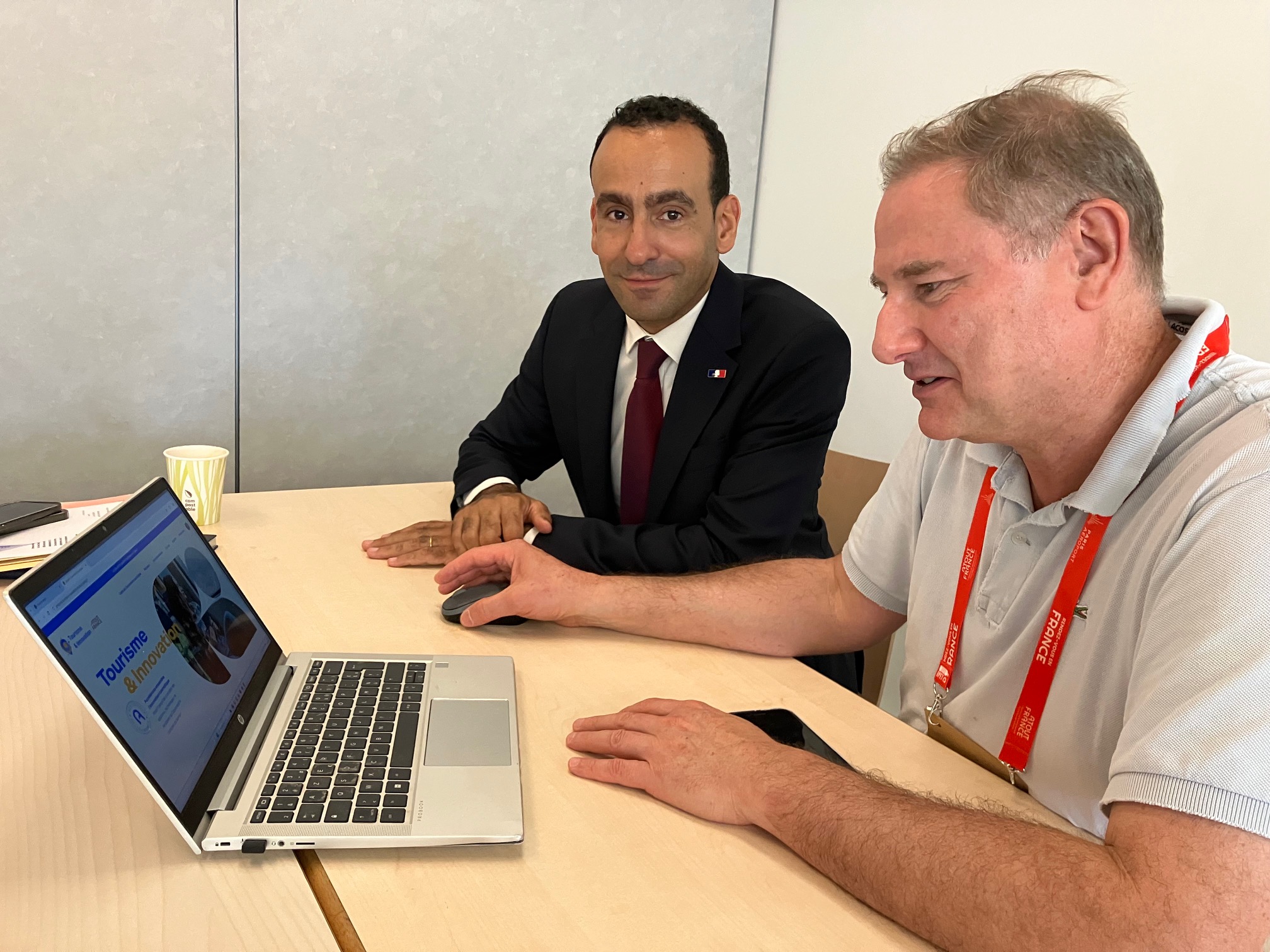 Adam Oubuih (DG d'Atout France) et Philippe Maud’hui (directeur qualité, observation et développement durable) - Photo : TB