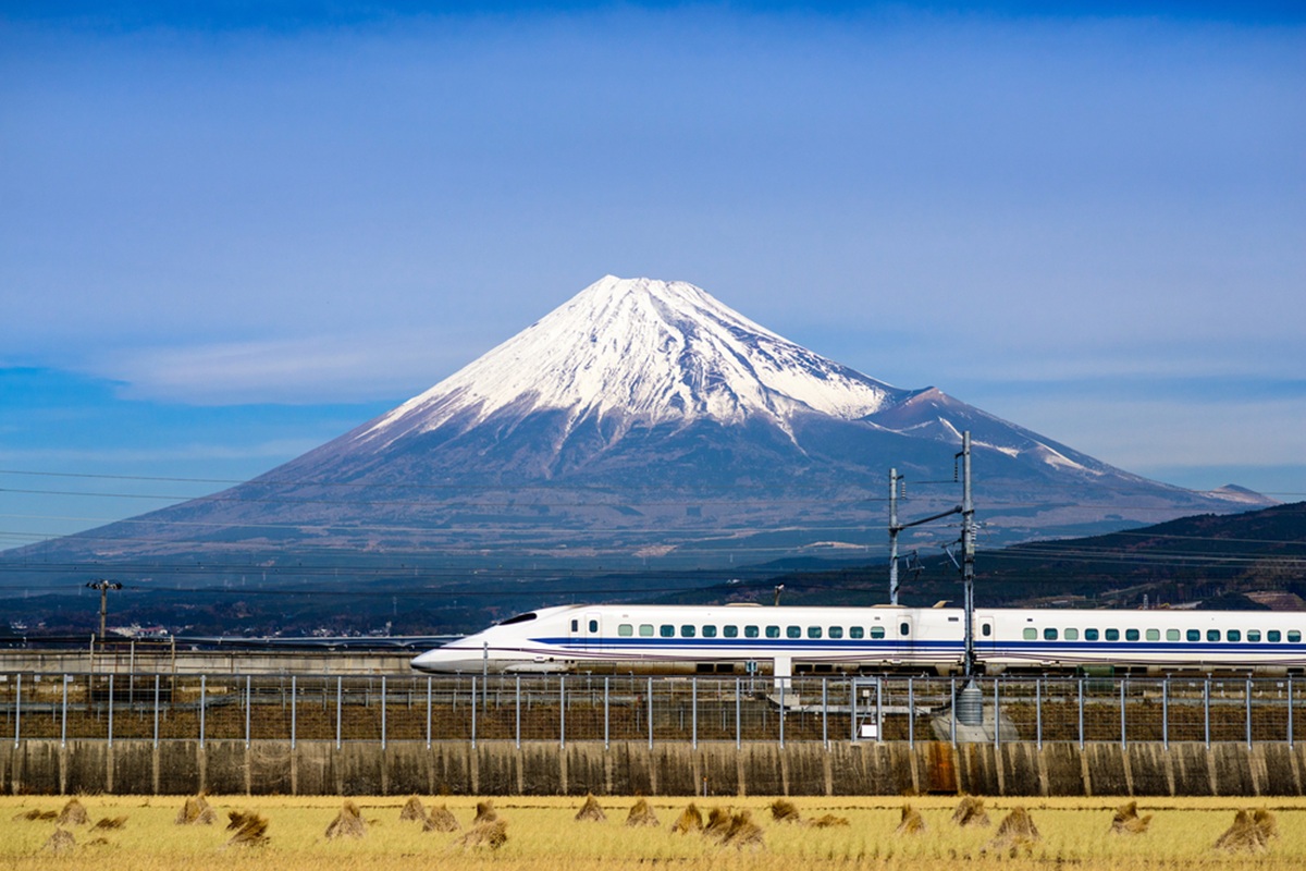 Dès octobre 2026, les trains Shinkansen proposeront une nouvelle « Supreme Class » sur certaines lignes entre Tokyo, Osaka, Hiroshima et Fukuoka. @depositphotos/sepavone
