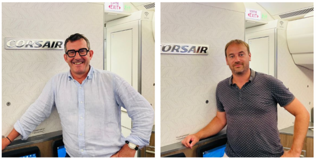 De gauche à droite à bord du vol Corsair de Toulouse vers Saint Denis de la Réunion : Bruno Balderadi et Rémi Chauchard. Photo : C.Hardin