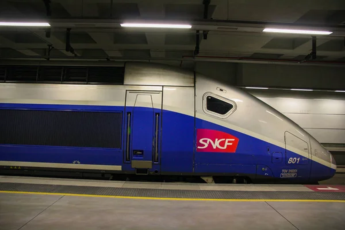 SNCF Connect facilite les voyages en France et en Europe du premier au dernier kilomètre, Depositphotos.com, Photo by jayantbahel