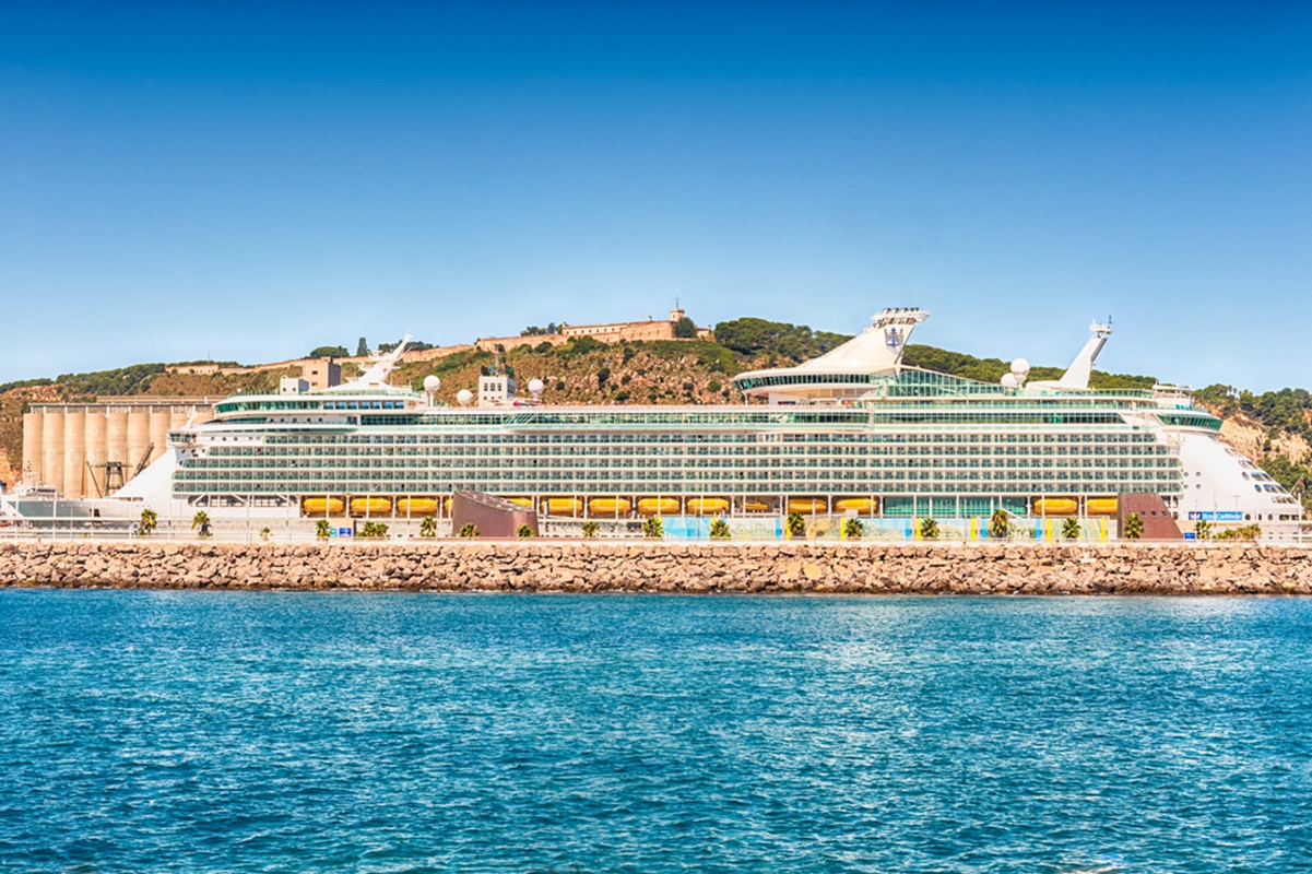 Bientôt une taxe des croisiéristes triplée à Barcelone ? @depositphotos/marcorubino