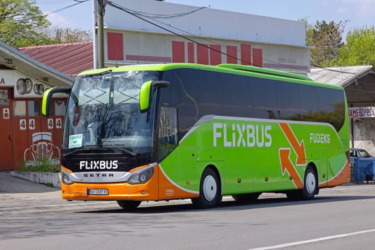 FlixBus intègre les navettes Aérobus de Paris-Beauvais sur sa plateforme, Depositphotos.com Photo by Baloncici
