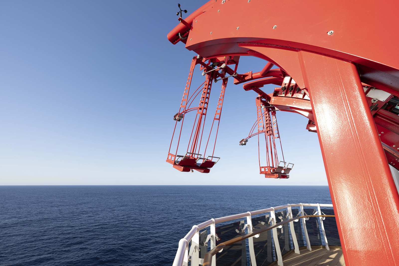 Parmi les nouveautés du MSC World Asia, Cliffhanger, une balançoire suspendue à 50 mètres au-dessus de la mer - Photo : MSC Croisières