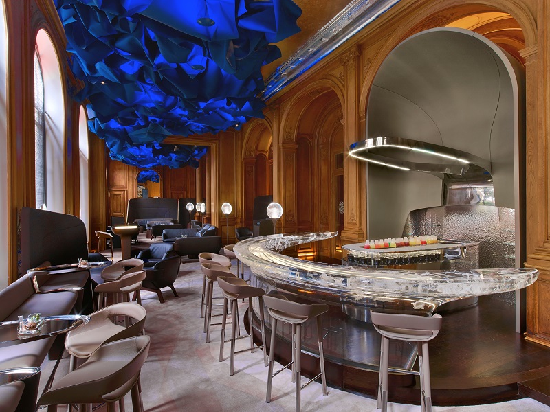 Bar of the Plaza Athénée - Photo Eric Laignel