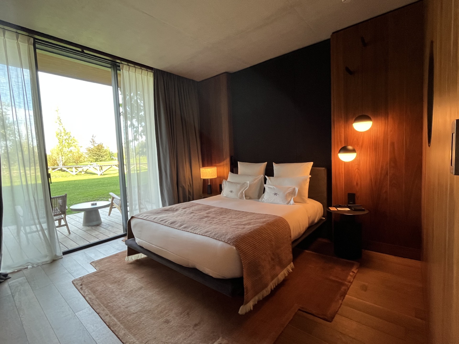 L'atmosphère intimiste de la chambre 403 - Photo : PB