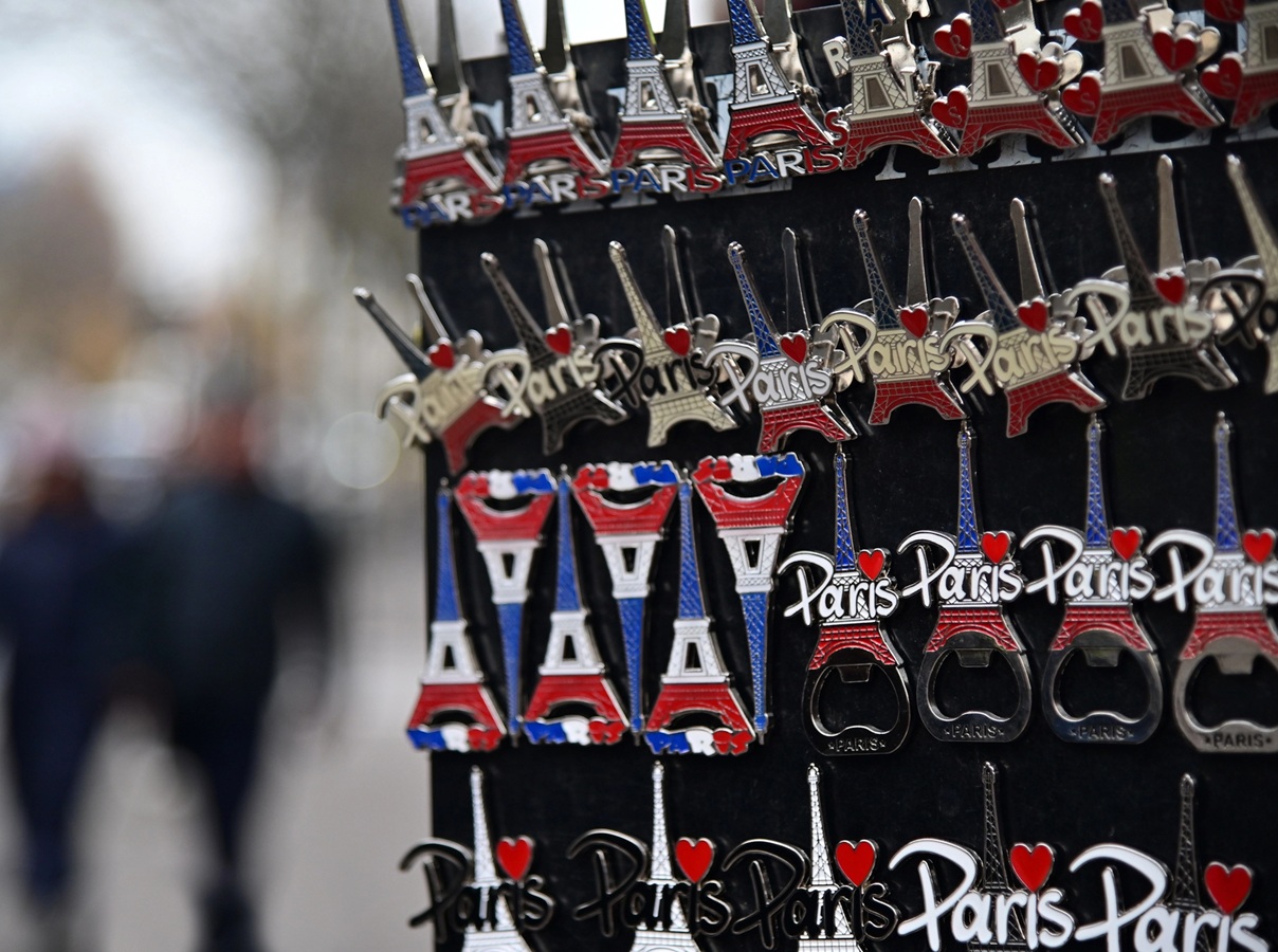 Le Réseau Action Climat a publié un nouveau rapport sur le tourisme et la France - Depositphotos