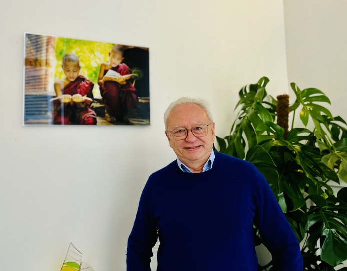 Alain Souleille dans les locaux de Rivages du Monde - Photo : PB