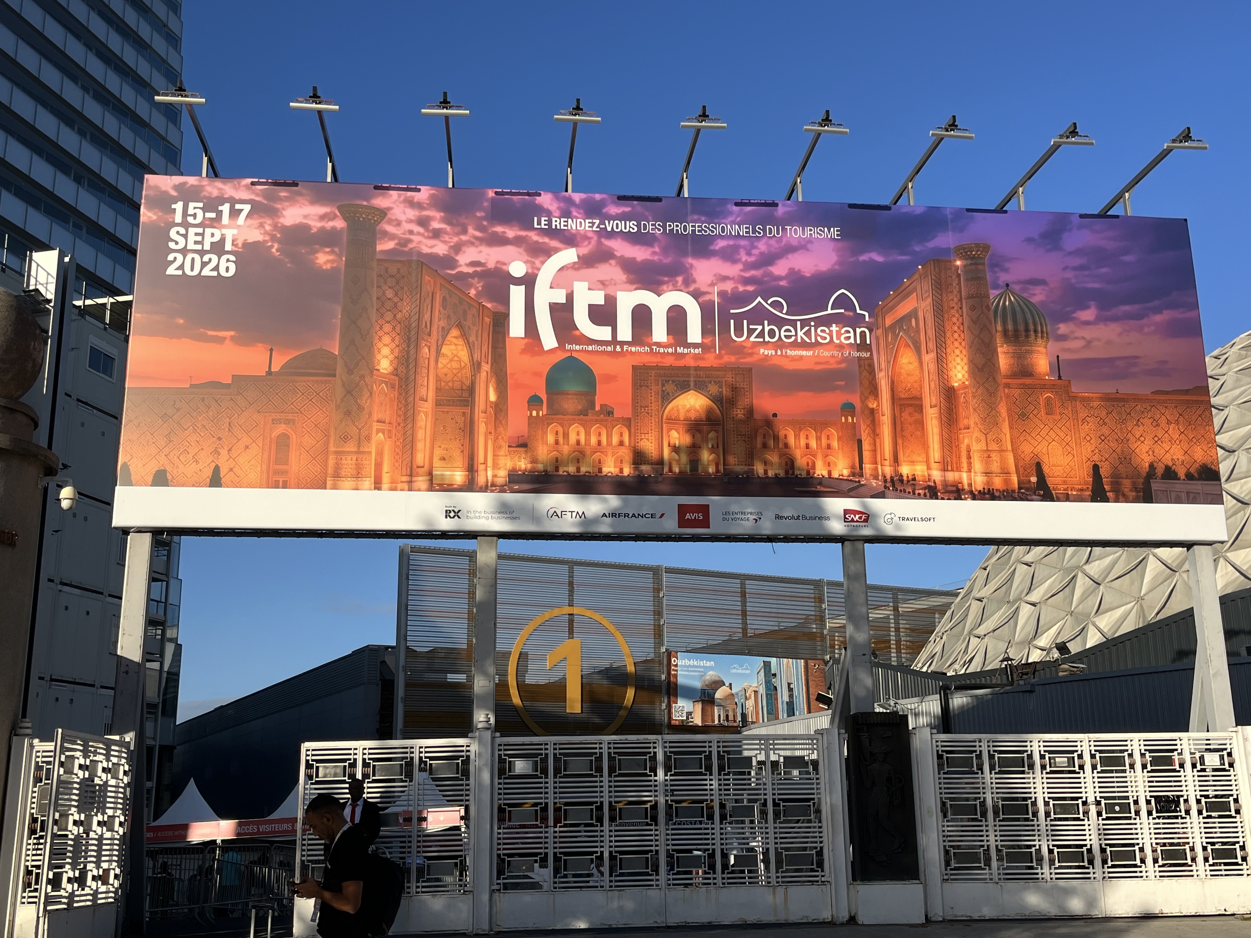 Des l’entrée de l’IFTM, une forte  mise en valeur de l’Ouzbékistan © PB