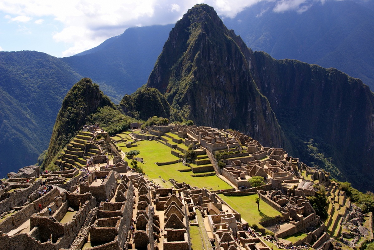 L'accès au Machu Picchu est limité à 4 500 visiteurs par jour la majeure partie de l'année, avec des hausses possibles jusqu'à 5 600 personnes par jour en haute saison touristique. @depositphotos/luq1