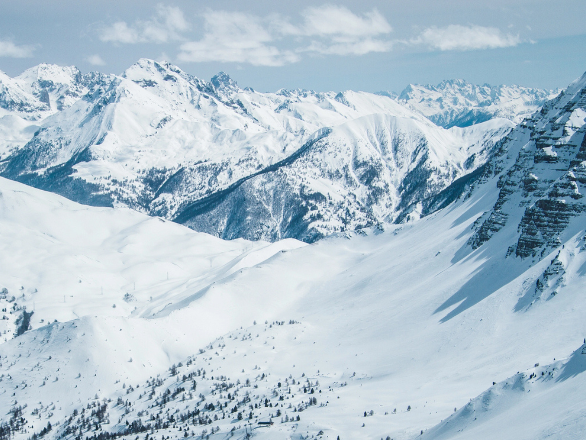 Villages Clubs du Soleil recrute 193 saisonniers pour la saison d’hiver 2026-2027 dans ses établissements de montagne.   DepositPhotos.com/ kbarzycki