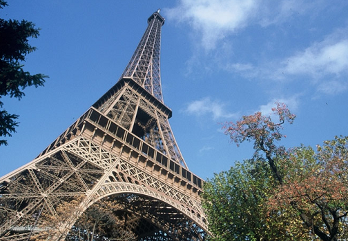 La Tour Eiffel est fermée après les incidents de la fan zone de dimanche 10 juillet 2016 - Photo : SETE-B.MICHAU