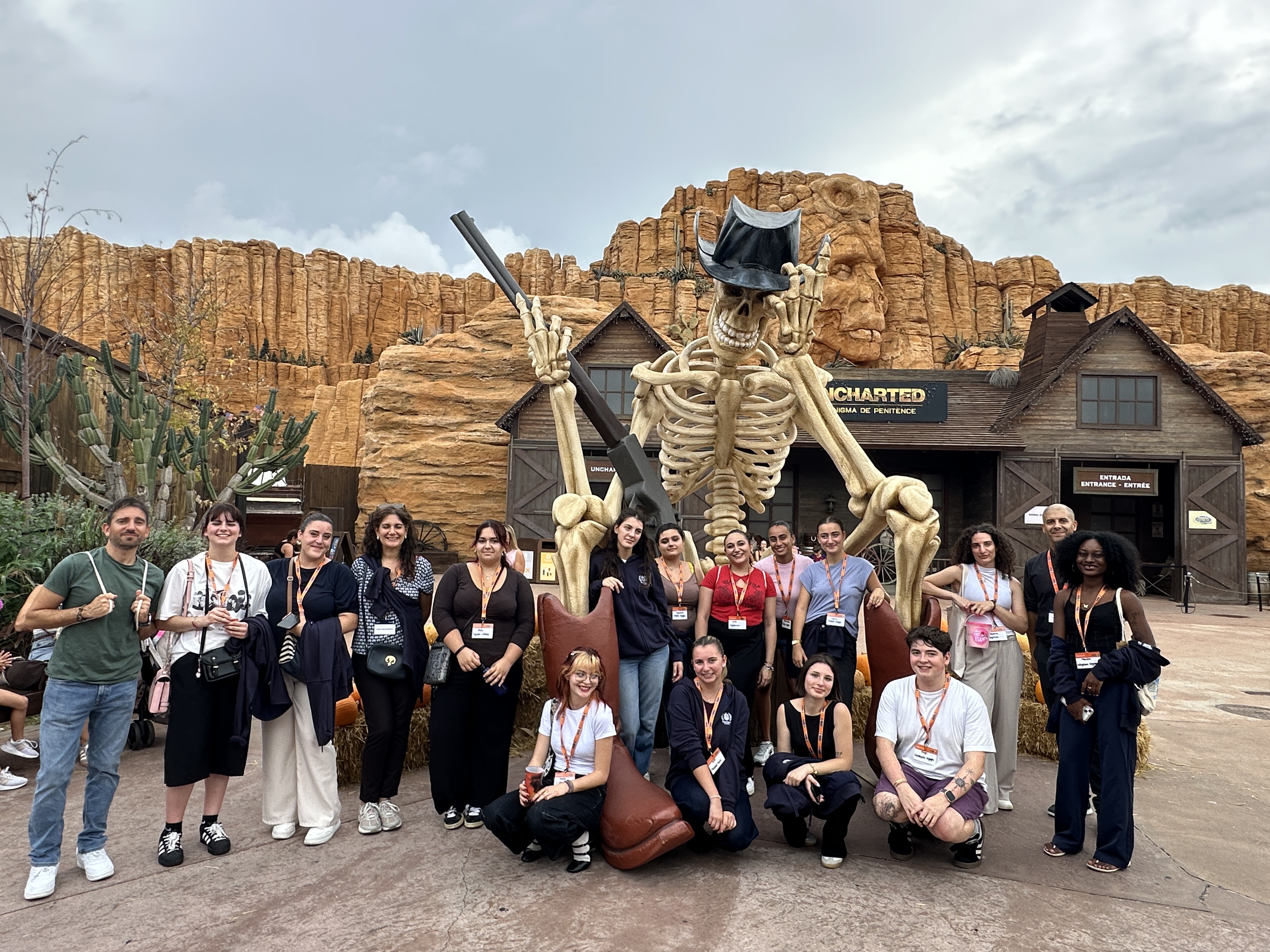 Les alternants de la Selectour Academy réunis à PortAventura World, en Espagne, lors du séminaire d’intégration organisé fin septembre 2026. Raphaëlle Savary