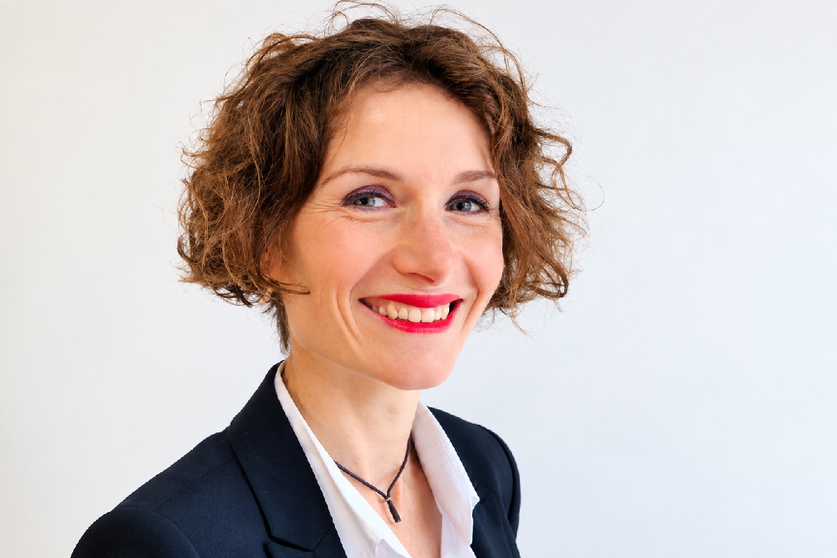 Perrine Eldeman : "Je ne parle pas de points forts et points faibles, car ce n’est pas adapté ici, il s’agit de prendre le pouls des évolutions, elles ne sont ni positives, ni négatives.  De même, je ne parle pas d’avenir, n’ayant pas de boule de cristal, mais à la lecture de mes analyses, on peut relever les éléments qui pourraient durer et ceux qui pourraient encore évoluer" - Photo PE