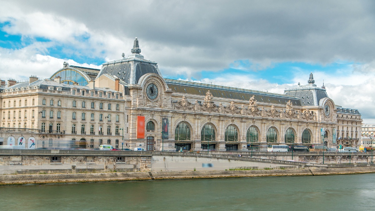 Paris : plusieurs musées et lieux culturels fermés le 24 octobre en raison de manifestations - Depositphotos.com  Auteur neiezhmakov