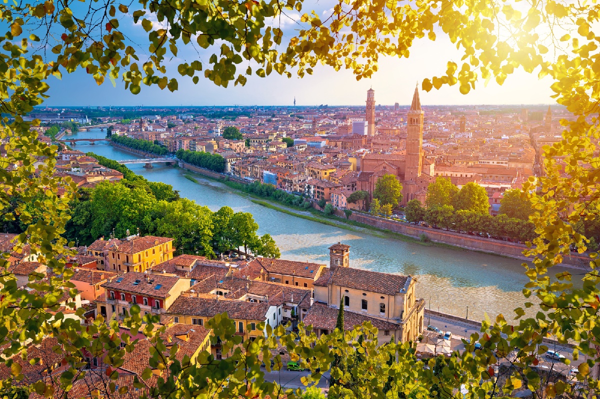 Tourisme en Europe : la demande d’hébergement devrait bondir de 32 % d’ici 2036 - Depositphotos.com Auteur xbrchx