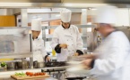 Optimisant l’utilisation de la main d’oeuvre dans les restaurants et les processus de recrutement, les plateformes participeraient à la croissance du nombre d’heures travaillées dans l’hôtellerie-restauration, selon les résultats d'une étude du cabinet Astèrès, mandatée par Brigad et publiée en février 2020. - DR  : Depositphotos