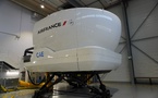 Simulateur de vol d’Air France : Une bulle de réalité virtuelle qui reproduit parfaitement le vol. ©Christophe Hardin