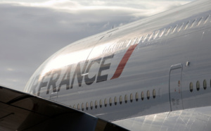 La Case de l'Oncle Dom : aie confiance, crois en moi... (air connu chez Air France)