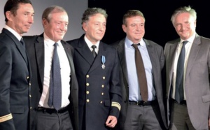 Ponant : le commandant E. Garcia reçoit la Médaille du Mérite Maritime