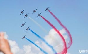 La Patrouille de France prend part à AÉROSNOW 2017 à Méribel