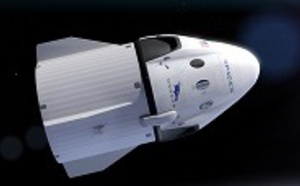 Tourisme spatial : SpaceX s'apprête à envoyer deux touristes autour de la Lune