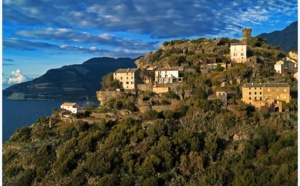 Cap Corse : Nonza, un belvédère sur la Méditerranée