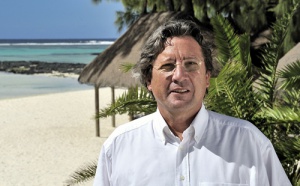 Apavou ouvrira en 2010 un hôtel de luxe à la Réunion