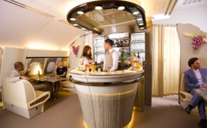 Emirates : le bar-lounge revisité de l’A380 Emirates redécolle