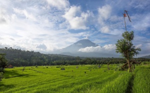 Indonésie : quand le Mont Agung gronde, le tourisme vacille...
