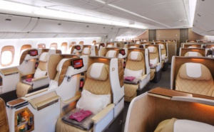 Classe affaires : Emirates installe des sièges-lits plus larges sur les B777-200LR