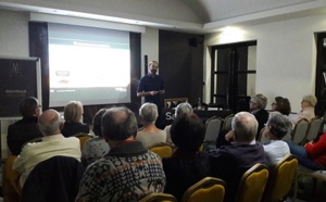 Ciné-conférences : Examonde Voyages rassemble 40 clients à Versailles
