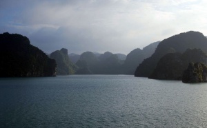 La Baie d’Halong : vendez-la avant que ça ne devienne Palavas-les-Flots !