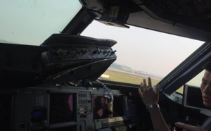Sichuan Airlines : explosion d'une vitre en plein vol, le copilote aspiré