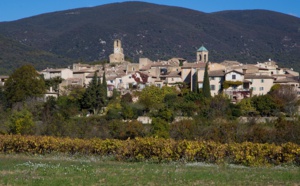 Provence : Lourmarin, "capitale" touristique du sud Luberon