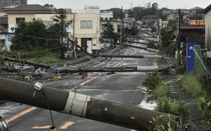 Typhon Jebi : le Japon durement touché, l'aéroport du Kansai fermé (vidéo)