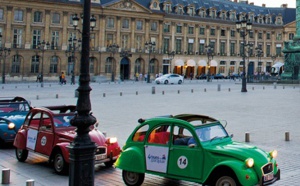 Visites en 2 CV : 4 roues sous 1 parapluie arrive à Bordeaux