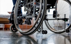 Une AGV ou une compagnie aérienne peuvent-elles refuser d’embarquer une personne handicapée ?