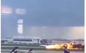 Aérien : un B737 dans le fleuve en Floride et un appareil d'Aeroflot prend feu
