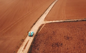 Blue Rally : l'agence de voyages qui met ses clients au volant d'une 4L