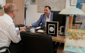 Paris : Beachcomber Tours, un siège haut de gamme dans le Marais ! (vidéo) Paris : Beachcomber Tours, un siège haut de gamme dans le Marais ! (vidéo)