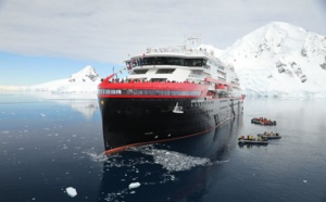 Hurtigruten baptise le MS Roald Amundsen en Antarctique