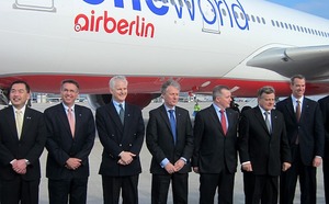Air Berlin célèbre son intégration à OneWorld dans le nouvel aéroport de Berlin