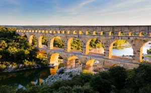 Du Pont du Gard aux citadelles du vertige cathares, innombrables empreintes de l’Histoire