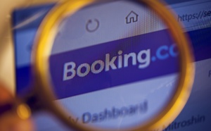 Booking.com : "Nous faisons partie des plateformes les moins chères du marché"