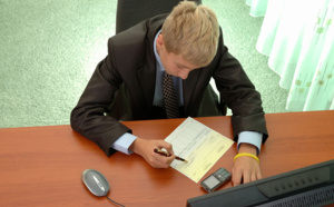 Emploi : comment mettre toutes les chances de son côté et rédiger un bon CV ? Emploi : comment mettre toutes les chances de son côté et rédiger un bon CV ?