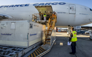 Transport des vaccins Covid-19 : Air France-KLM se prépare "à relever un très gros défi logistique"