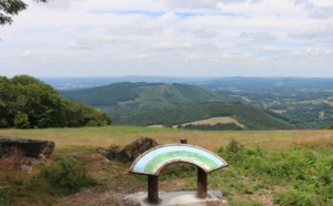 Corrèze : les Monédières, un massif de forêts et de bruyères aux allures de sanctuaire